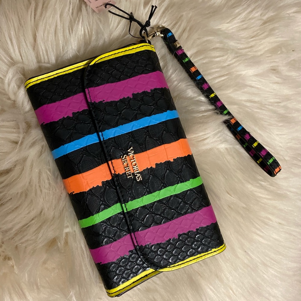 Victoria’s secret wallet